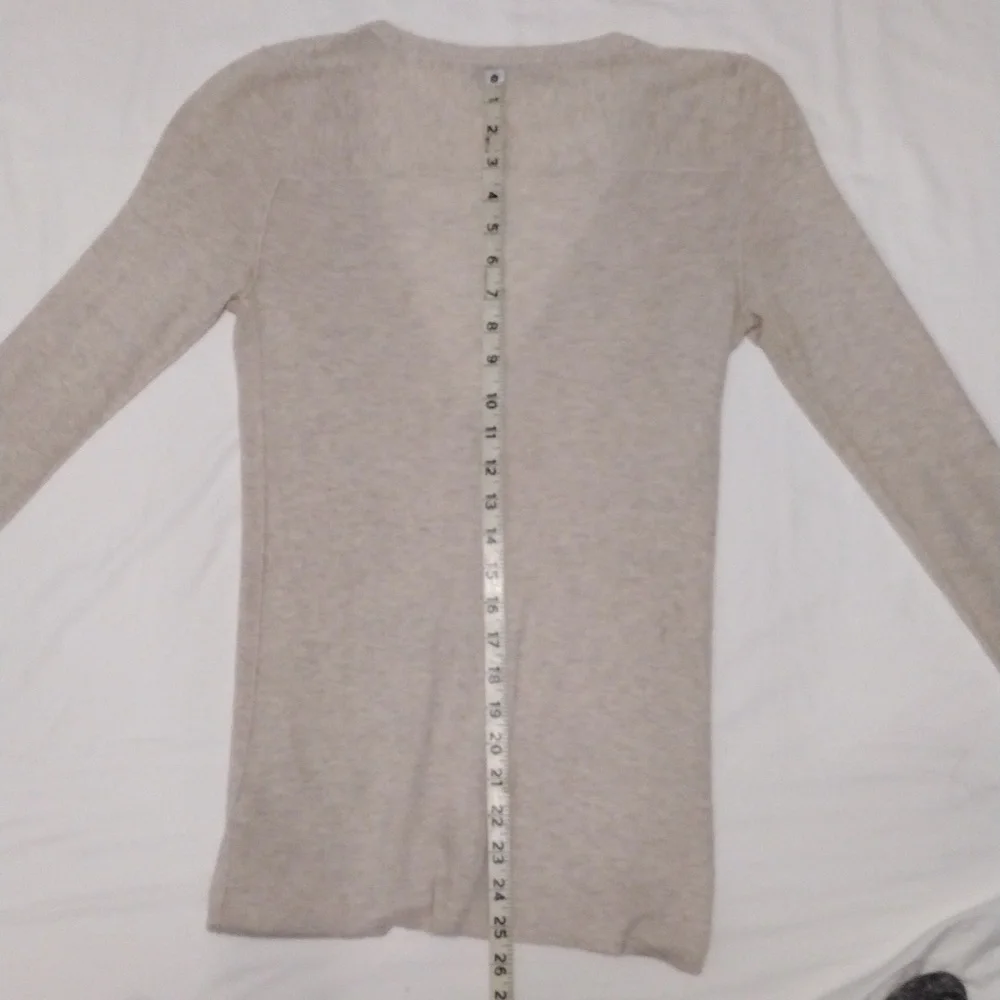 Women's Silk Banana Republic Thin Sweater Jacket Button up size Small Cream Tan - Picture 8 of 8